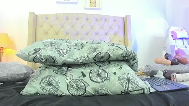 allisson m online show from February 13, 12:11 pm