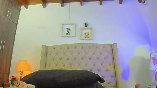 allisson m online show from February 14, 12:14 pm