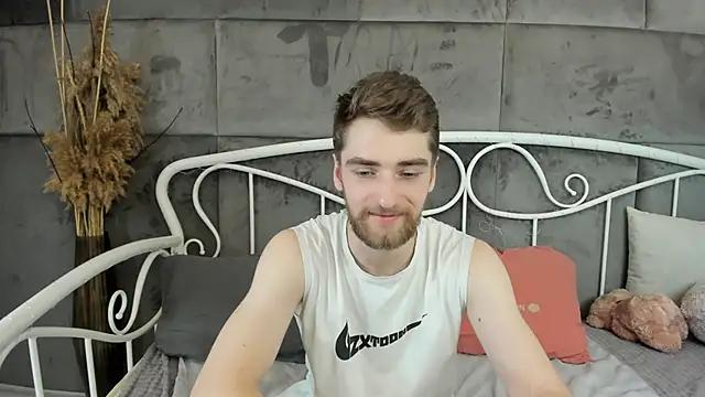 Snapshot of DexterDexx chatting on December 1, 7:36 pm DexterDexx online show from December 1, 7:36 pm