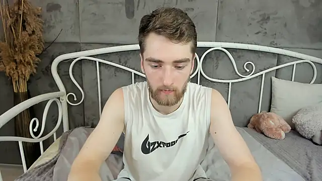 Snapshot of DexterDexx chatting on December 2, 2:42 am DexterDexx online show from December 2, 2:42 am