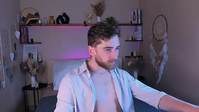 Snapshot of DexterDexx chatting on October 6, 9:23 pm DexterDexx online show from October 6, 9:23 pm