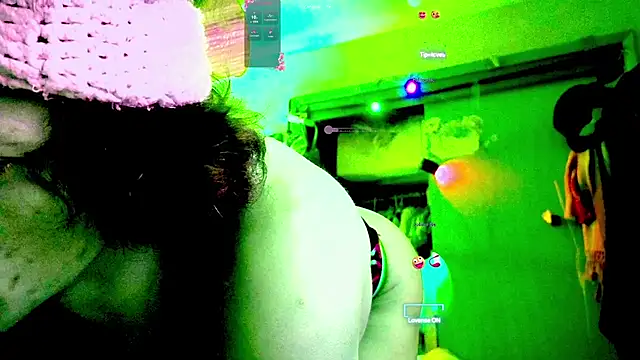 gurlnips online show from February 8, 6:12 pm