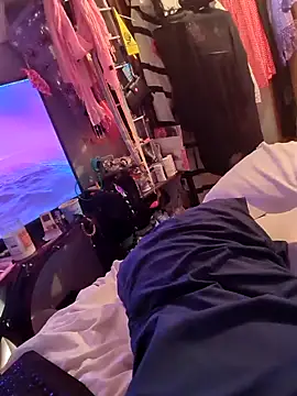 gurlnips online show from February 9, 12:17 am