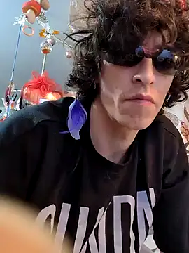 gurlnips online show from February 24, 8:06 am