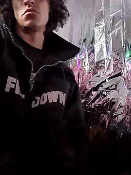 gurlnips online show from March 5, 1:42 am