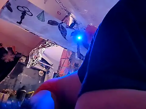 gurlnips online show from March 19, 10:44 am