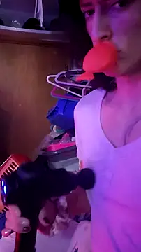 gurlnips online show from October 18, 7:36 pm