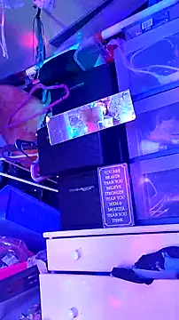 gurlnips online show from October 25, 7:27 am