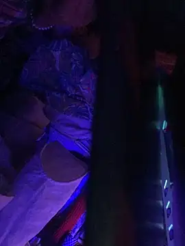 gurlnips online show from November 22, 5:06 am