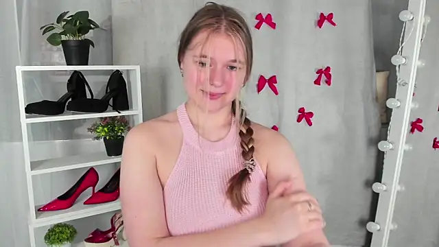 Rebecca Kelly online show from January 28, 9:40 pm