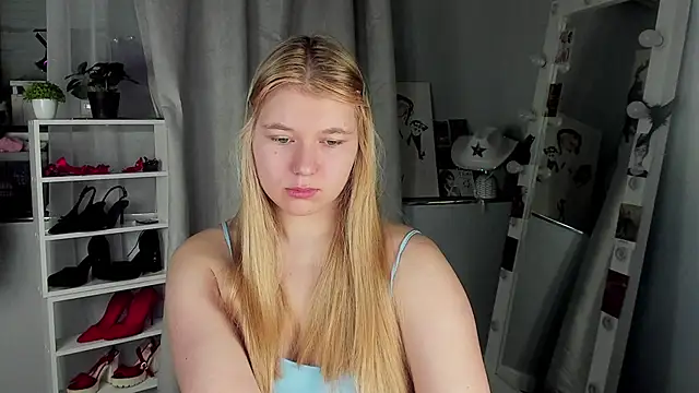 Rebecca Kelly online show from November 22, 2:32 am