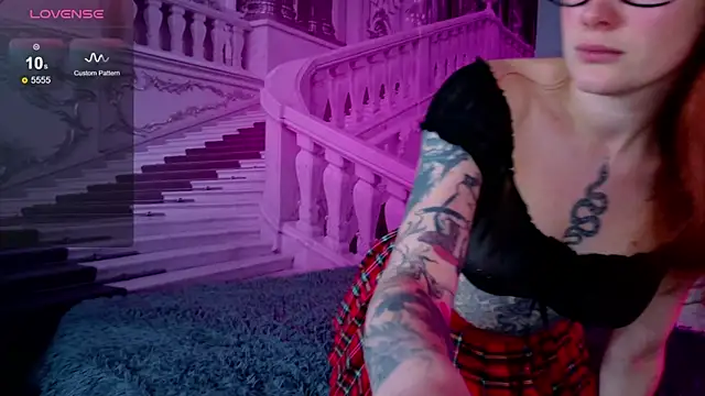 Snapshot of Liv_Fay chatting on December 20, 1:22 pm Liv Fay online show from December 20, 1:22 pm