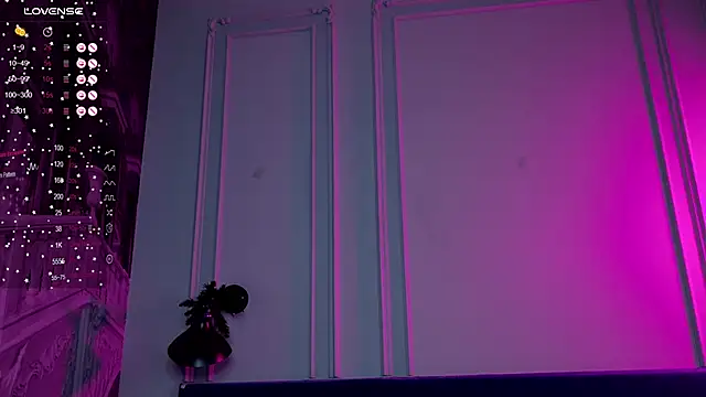 Snapshot of Liv_Fay chatting on December 25, 7:13 pm Liv Fay online show from December 25, 7:13 pm