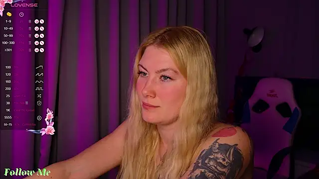 Snapshot of Liv_Fay chatting on February 6, 7:40 pm Liv Fay online show from February 6, 7:40 pm