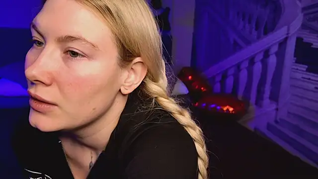 Snapshot of Liv_Fay chatting on February 22, 1:46 pm Liv Fay online show from February 22, 1:46 pm