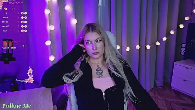 Snapshot of Liv_Fay chatting on February 27, 2:54 pm Liv Fay online show from February 27, 2:54 pm