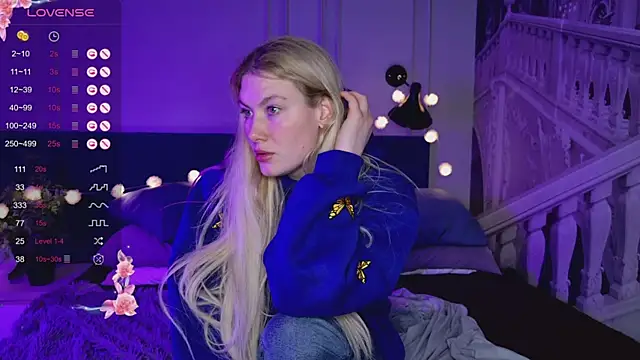 Snapshot of Liv_Fay chatting on March 1, 6:00 pm Liv Fay online show from March 1, 6:00 pm