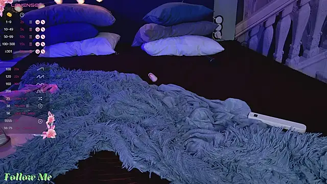 Snapshot of Liv_Fay chatting on March 9, 3:43 am Liv Fay online show from March 9, 3:43 am