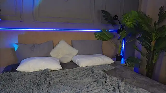 Snapshot of Liv_Fay chatting on March 15, 3:40 am Liv Fay online show from March 15, 3:40 am