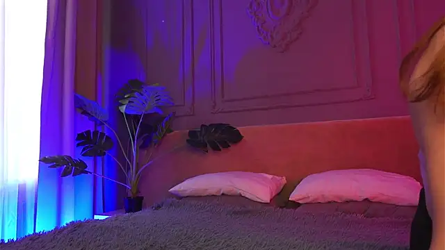 Snapshot of Liv_Fay chatting on September 11, 3:01 pm Liv Fay online show from September 11, 3:01 pm