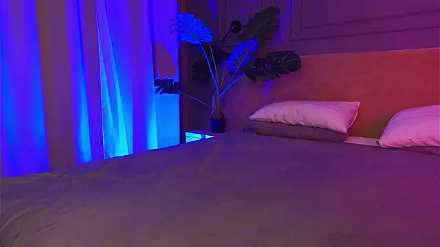 Snapshot of Liv_Fay chatting on October 10, 6:51 pm Liv Fay online show from October 10, 6:51 pm