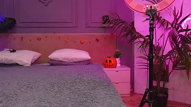 Snapshot of Liv_Fay chatting on October 21, 3:46 pm Liv Fay online show from October 21, 3:46 pm