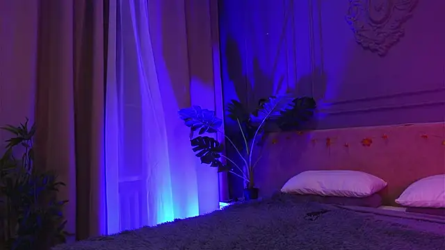 Snapshot of Liv_Fay chatting on October 23, 4:50 pm Liv Fay online show from October 23, 4:50 pm