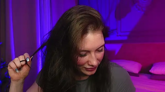 Snapshot of Liv_Fay chatting on November 21, 2:49 pm Liv Fay online show from November 21, 2:49 pm