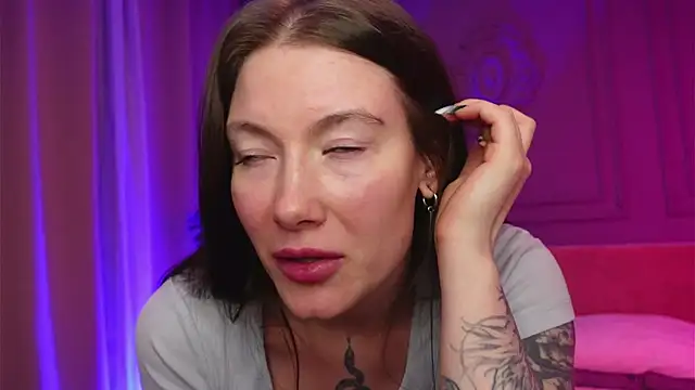 Snapshot of Liv_Fay chatting on November 25, 1:55 pm Liv Fay online show from November 25, 1:55 pm