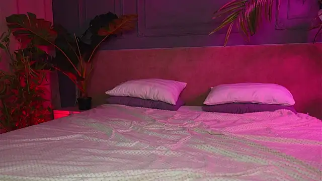 Snapshot of Liv_Fay chatting on December 4, 2:04 pm Liv Fay online show from December 4, 2:04 pm