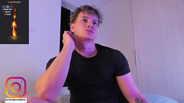 Snapshot of DerekOlsen chatting on September 18, 2:57 am DerekOlsen online show from September 18, 2:57 am