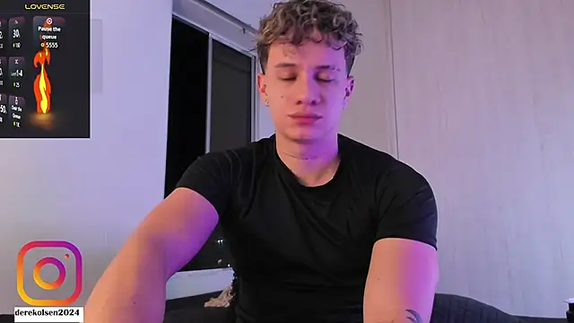 Snapshot of DerekOlsen chatting on September 25, 2:59 am DerekOlsen online show from September 25, 2:59 am