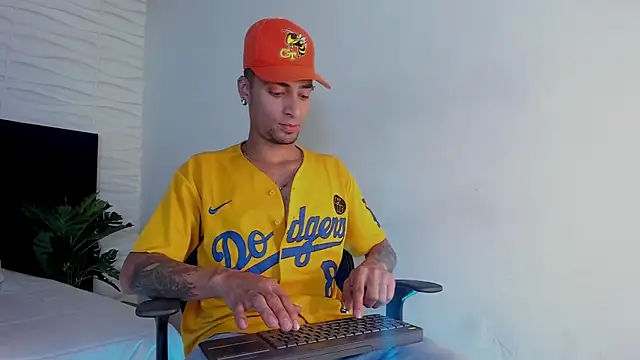 DrakeNeumann online show from February 27, 2:42 am