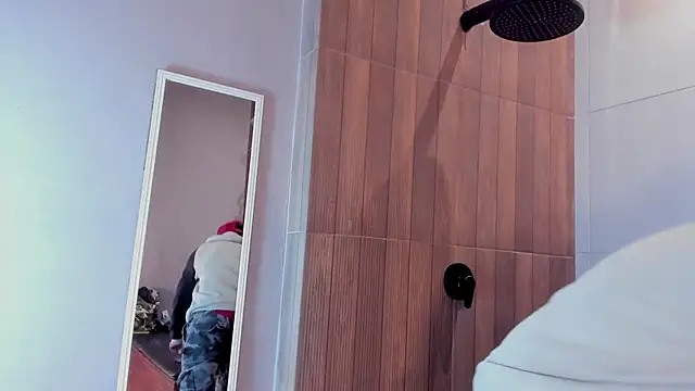 DrakeNeumann online show from March 23, 3:10 am