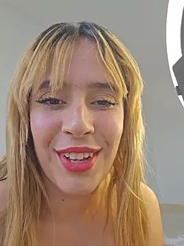 Snapshot of Massa8 chatting on December 11, 3:05 pm Massa8 online show from December 11, 3:05 pm