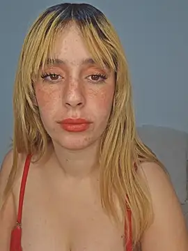 Snapshot of Massa8 chatting on December 14, 10:28 pm Massa8 online show from December 14, 10:28 pm