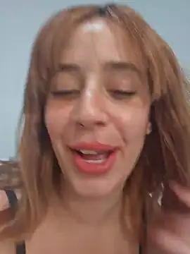 Snapshot of Massa8 chatting on February 2, 11:42 pm Massa8 online show from February 2, 11:42 pm