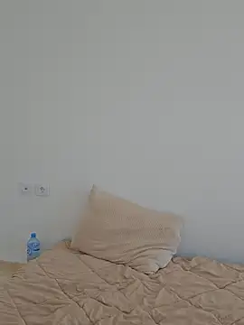 Snapshot of Massa8 chatting on February 19, 10:01 am Massa8 online show from February 19, 10:01 am