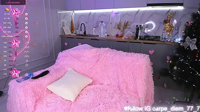 Snapshot of carpe_diemmm chatting on January 2, 12:23 am carpe diemmm online show from January 2, 12:23 am