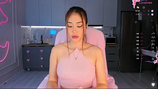 Snapshot of carpe_diemmm chatting on October 28, 2:04 am carpe diemmm online show from October 28, 2:04 am