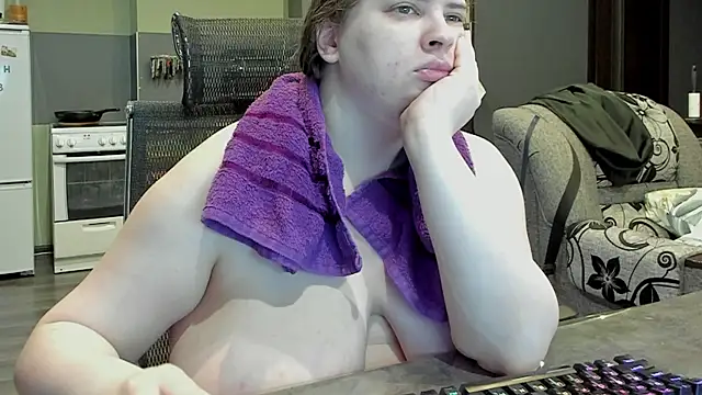 Snapshot of 1lindsey1 chatting on February 28, 12:31 pm 1lindsey1 online show from February 28, 12:31 pm