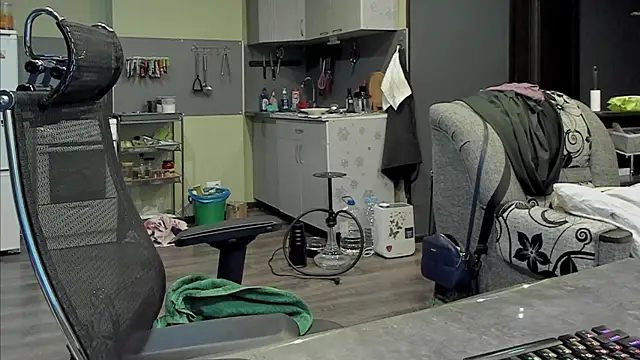 Snapshot of 1lindsey1 chatting on March 12, 12:42 am 1lindsey1 online show from March 12, 12:42 am