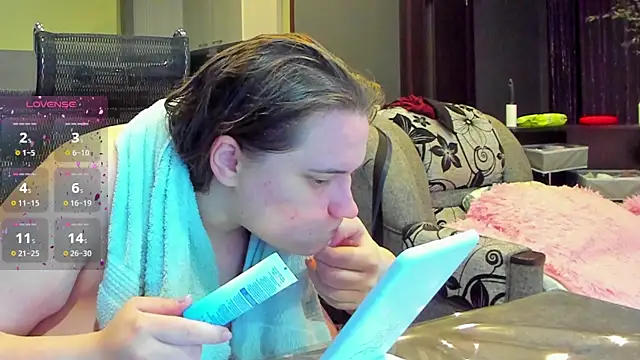 Snapshot of 1lindsey1 chatting on September 10, 12:54 am 1lindsey1 online show from September 10, 12:54 am