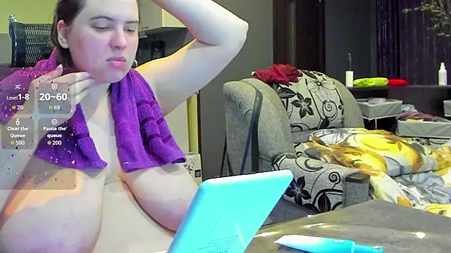 Snapshot of 1lindsey1 chatting on September 12, 8:25 am 1lindsey1 online show from September 12, 8:25 am