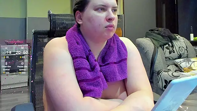 Snapshot of 1lindsey1 chatting on September 30, 9:25 am 1lindsey1 online show from September 30, 9:25 am