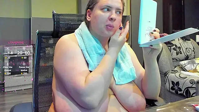 Snapshot of 1lindsey1 chatting on October 15, 5:40 am 1lindsey1 online show from October 15, 5:40 am