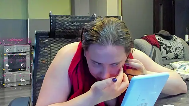 Snapshot of 1lindsey1 chatting on October 24, 6:37 pm 1lindsey1 online show from October 24, 6:37 pm