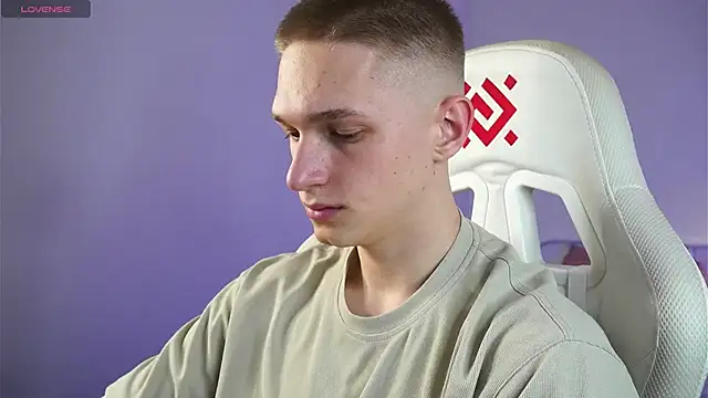 dustyn fox online show from March 6, 6:37 pm