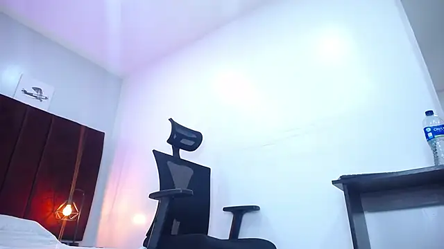 Snapshot of Anthonelaa__ chatting on January 23, 8:24 pm Anthonelaa online show from January 23, 8:24 pm