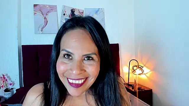 Snapshot of Anthonelaa__ chatting on September 29, 8:13 pm Anthonelaa online show from September 29, 8:13 pm